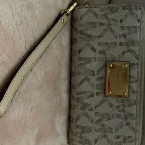 Like new MK wallet